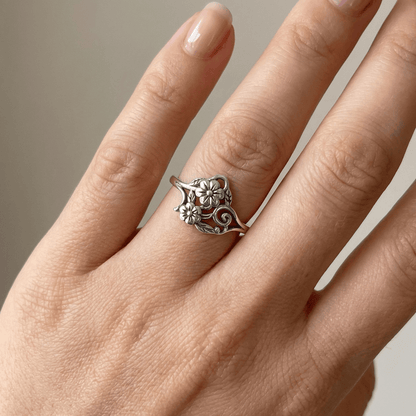 SILVER FLOWER ORNATE RING