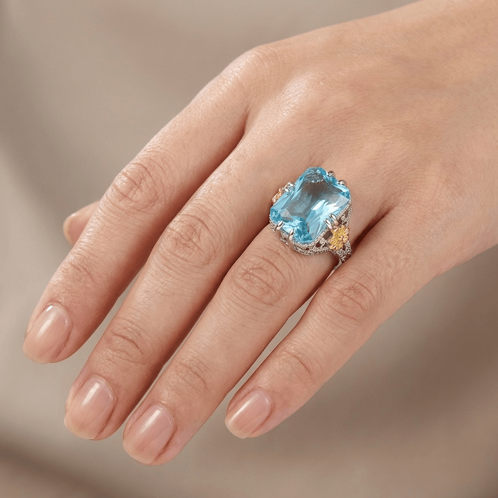 GOLD AQUAMARINE VINTAGE RING