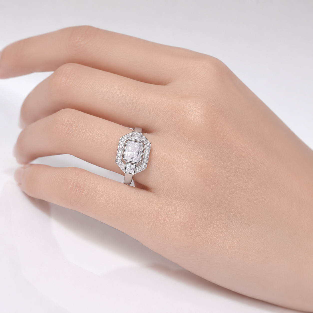 DIAMOND SQUARE VINTAGE RING