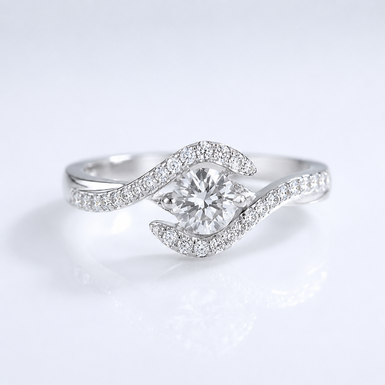 SILVER OVAL DIAMOND TWIST RING