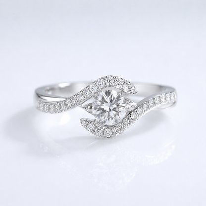 SILVER OVAL DIAMOND TWIST RING