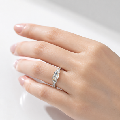 SILVER ROUND ZIRCONIA VINTAGE RING