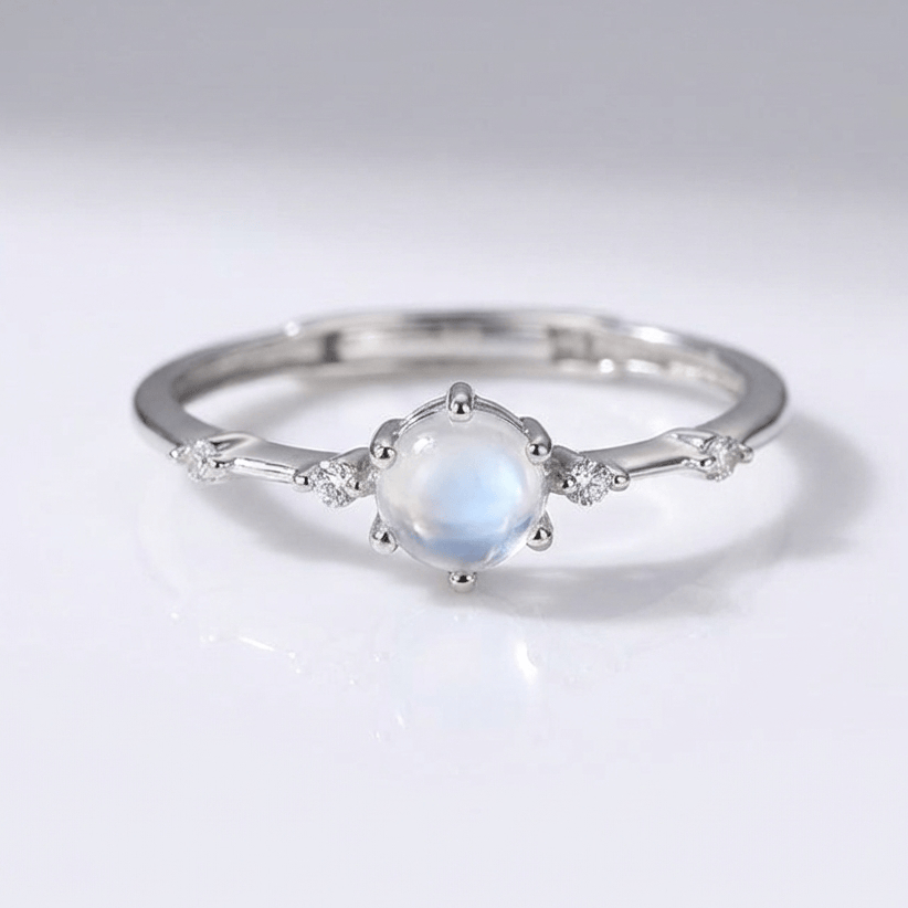 SILVER MOONSTONE VINTAGE RING - (ADJUSTABLE)